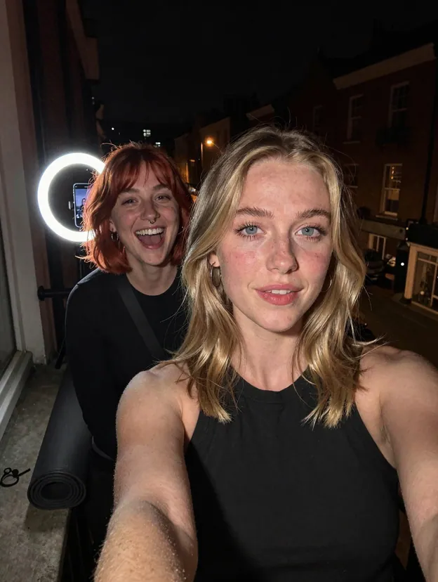 Maeve photo 6